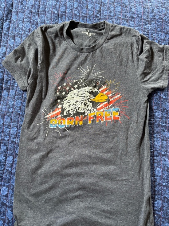 Tops - Born Free Graphic Eagle Tee - Charcoal